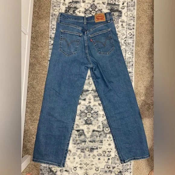 Levi’s Women’s Ribcage Straight Ankle Jean W28 x L27 - Picture 2 of 6